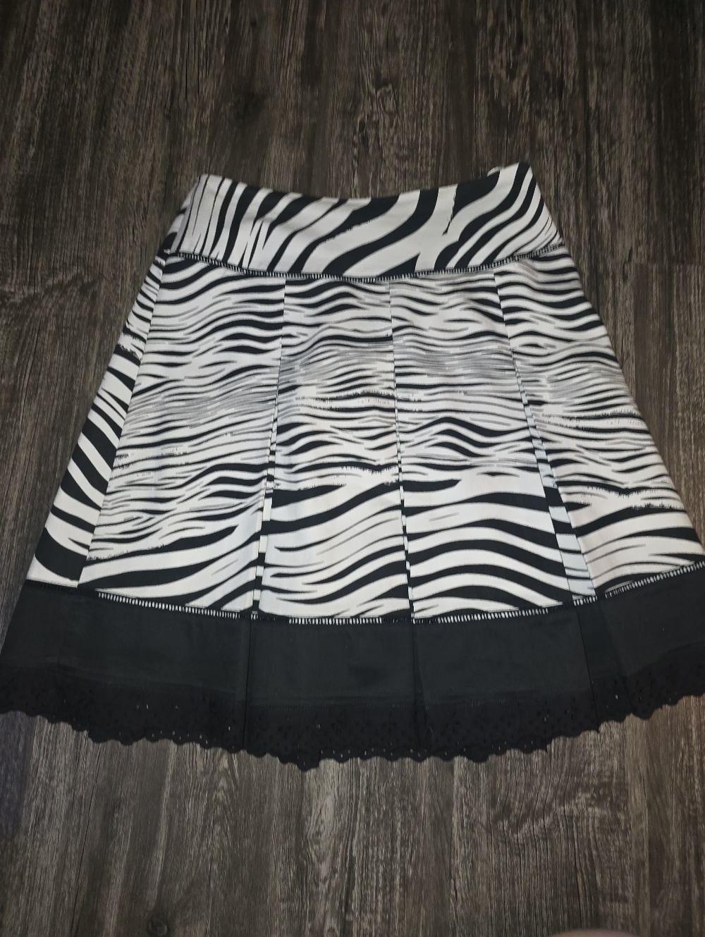Worthington Black and White Zebra-Print Skater Skirt Sz 8